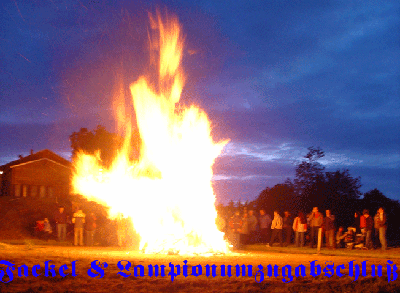 Höhenfeuer nach dem Umzug